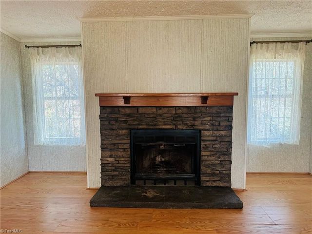 195 Old Barrett Road, Ennice, NC 28623