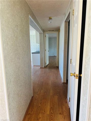 195 Old Barrett Road, Ennice, NC 28623