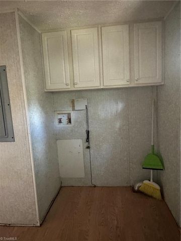 195 Old Barrett Road, Ennice, NC 28623