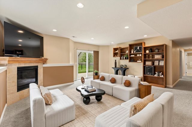 4115 140th Street, Urbandale, IA 50323