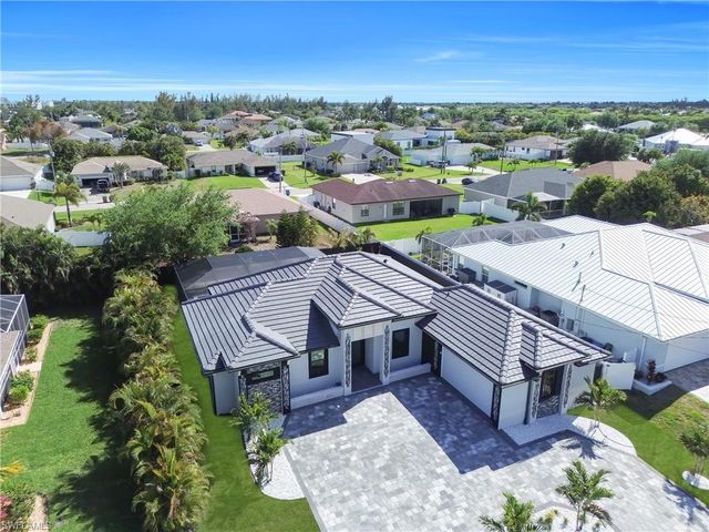 2304 SW 20th ST, Cape Coral, FL 33991