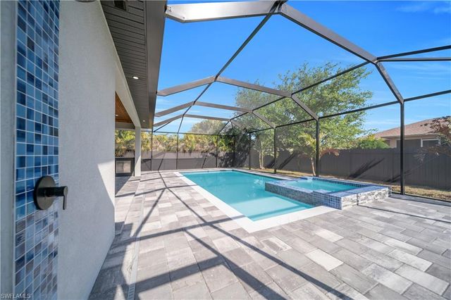 2304 SW 20th ST, Cape Coral, FL 33991