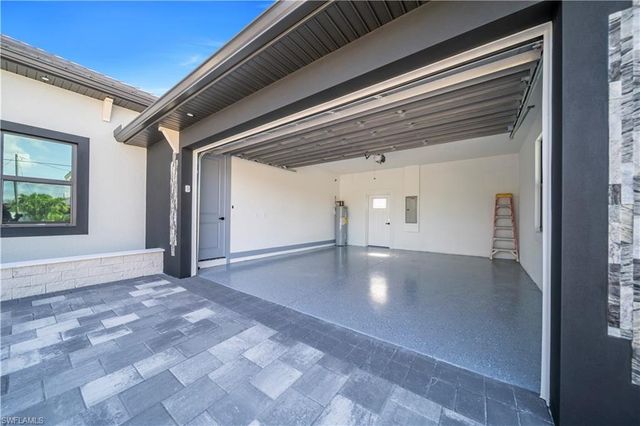 2304 SW 20th ST, Cape Coral, FL 33991