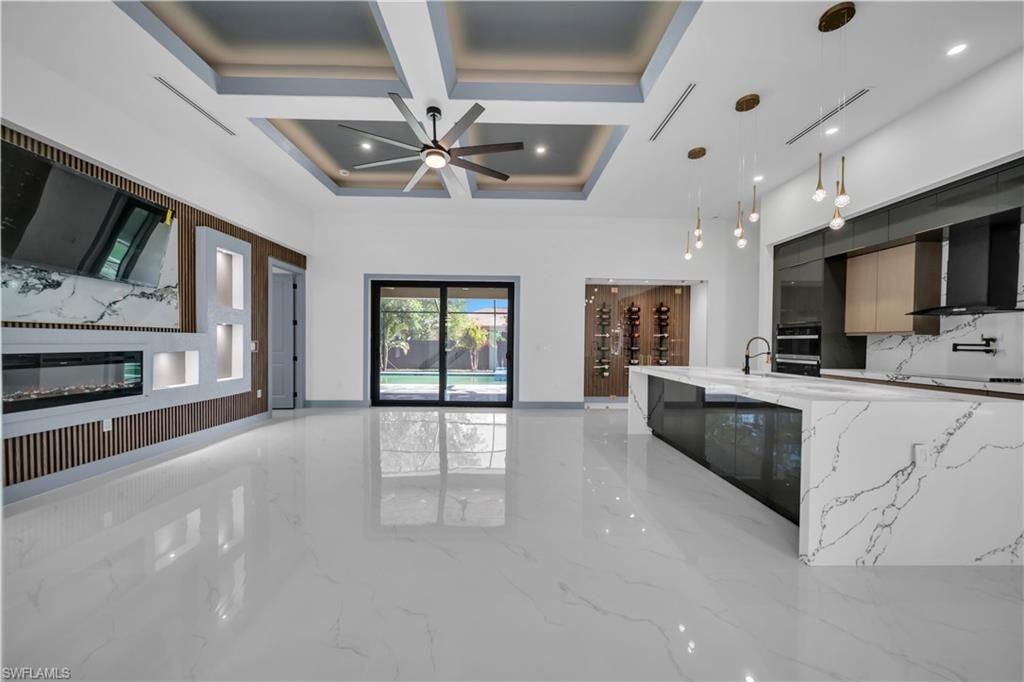 Image 10 of property listing at 2304 SW 20th ST, Cape Coral, FL 33991