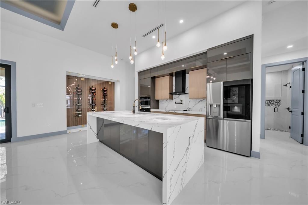 Image 11 of property listing at 2304 SW 20th ST, Cape Coral, FL 33991