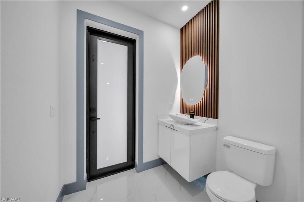 Image 20 of property listing at 2304 SW 20th ST, Cape Coral, FL 33991