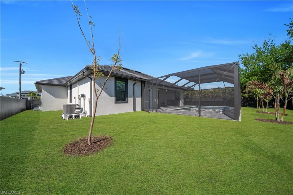 Image 25 of property listing at 2304 SW 20th ST, Cape Coral, FL 33991