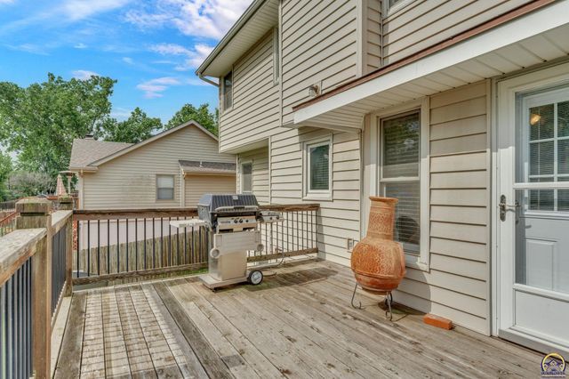 3812 SW Arvonia PL, Topeka, KS 66610