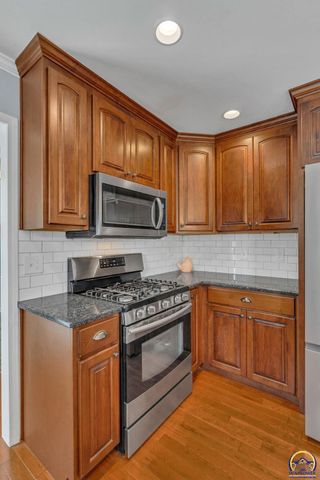3812 SW Arvonia PL, Topeka, KS 66610