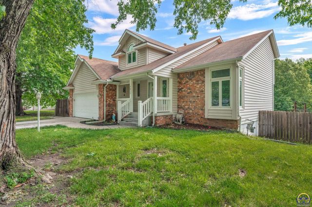 3812 SW Arvonia PL, Topeka, KS 66610