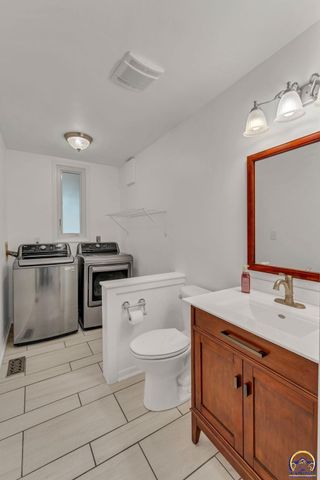 3812 SW Arvonia PL, Topeka, KS 66610