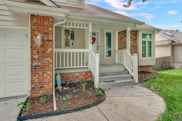 3812 SW Arvonia PL, Topeka, KS 66610