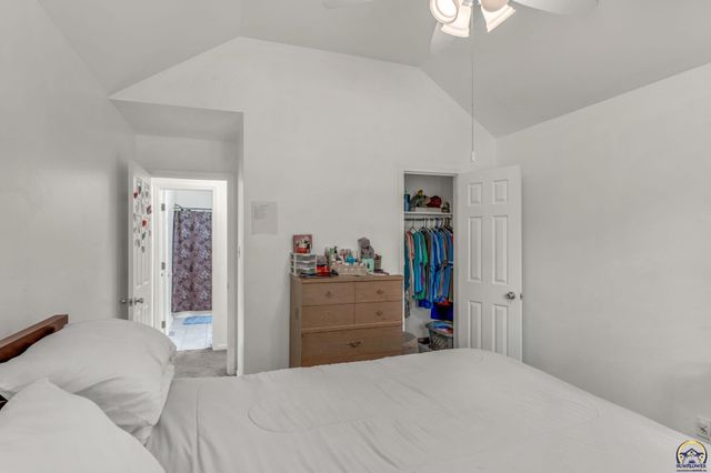 3812 SW Arvonia PL, Topeka, KS 66610