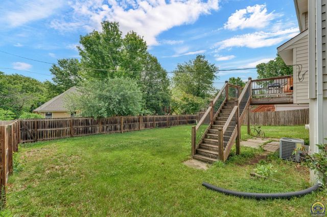3812 SW Arvonia PL, Topeka, KS 66610