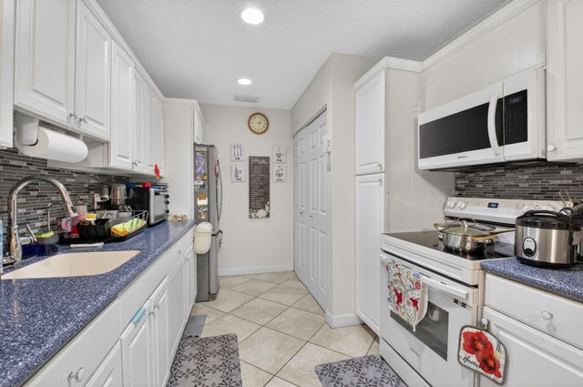 14232 Campanelli Drive, Delray Beach, FL 33484