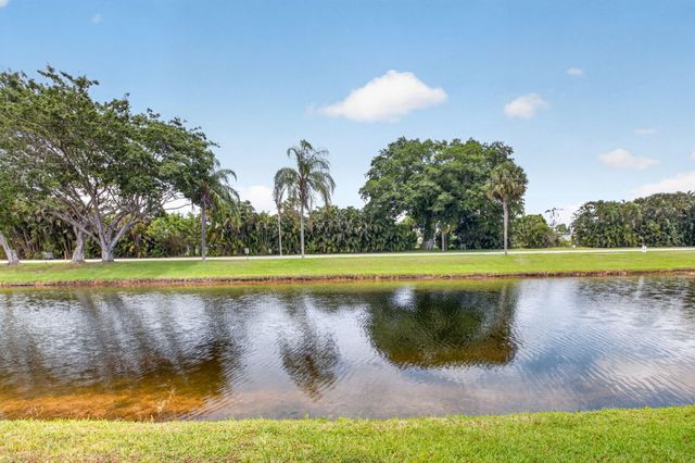 14232 Campanelli Drive, Delray Beach, FL 33484