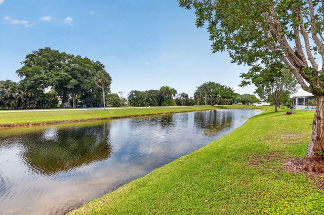 14232 Campanelli Drive, Delray Beach, FL 33484