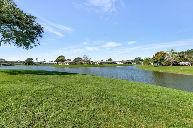 14232 Campanelli Drive, Delray Beach, FL 33484