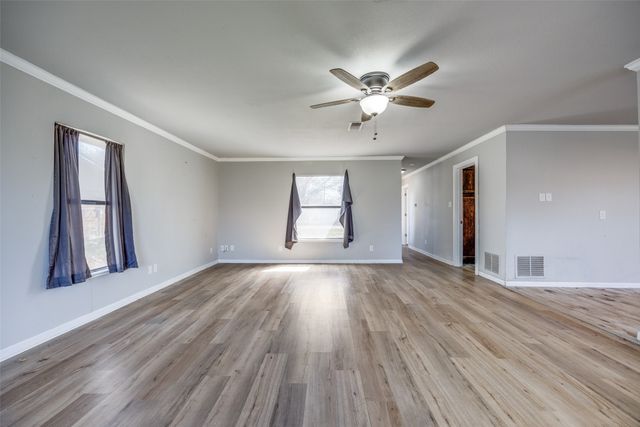 513 S Carter Street, Whitewright, TX 75491