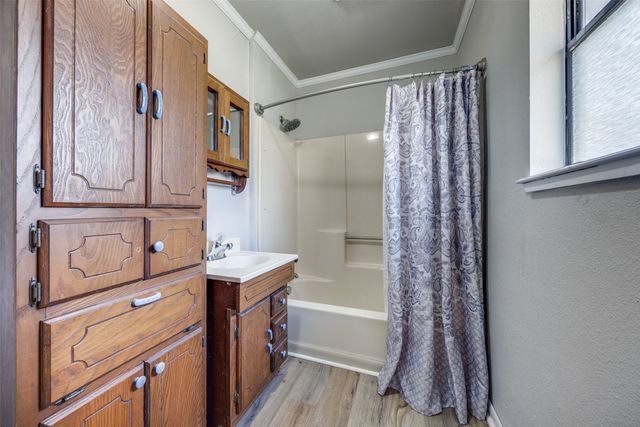 513 S Carter Street, Whitewright, TX 75491