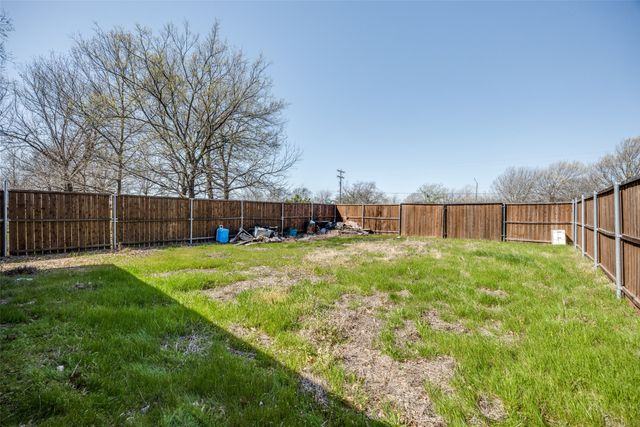 513 S Carter Street, Whitewright, TX 75491