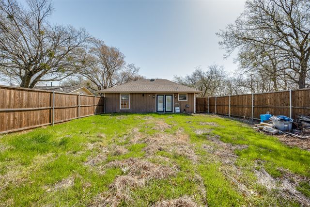 513 S Carter Street, Whitewright, TX 75491