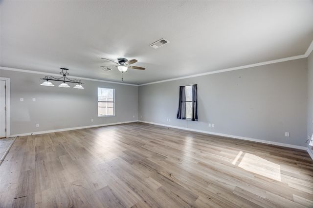 513 S Carter Street, Whitewright, TX 75491