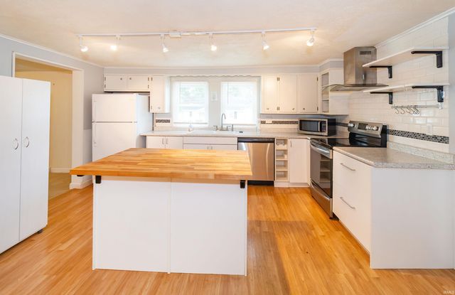 608 E Moore Street, Boonville, IN 47601