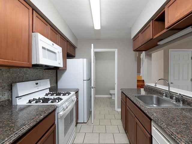 1975 Cheathem Woods Drive, Marietta, GA 30008