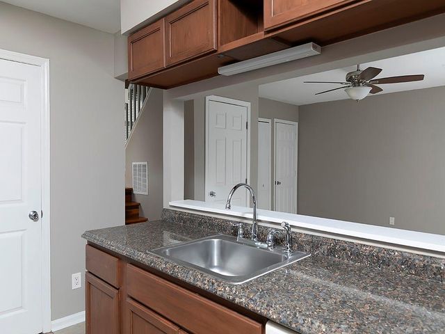 1975 Cheathem Woods Drive, Marietta, GA 30008