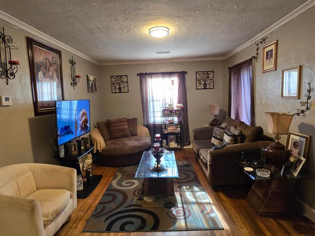 171 E FRANK AVE, Memphis, TN 38109