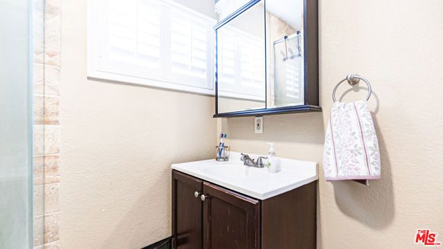 4015 Broadway, Huntington Park, CA 90255