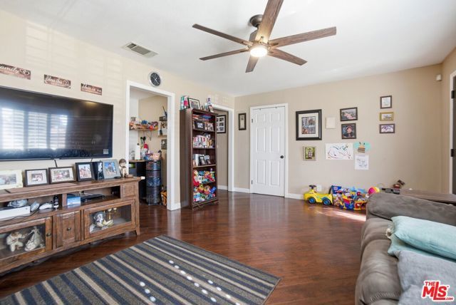 4015 Broadway, Huntington Park, CA 90255