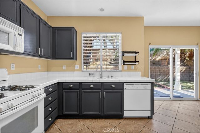 3958 Barbury Palms Way, Perris, CA 92571