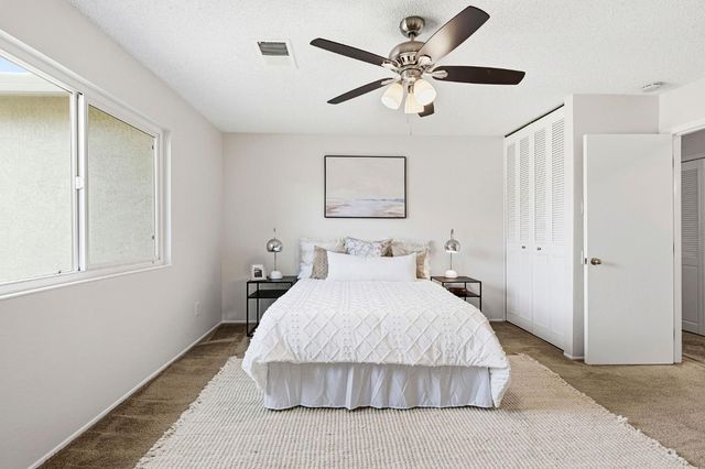9291 Linda Rio Dr, Sacramento, CA 95826