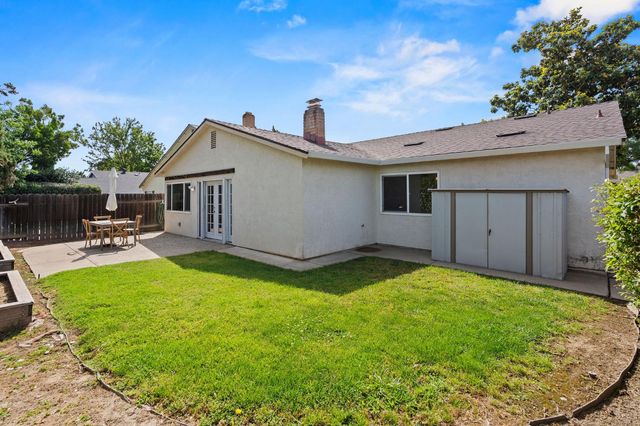 9291 Linda Rio Dr, Sacramento, CA 95826
