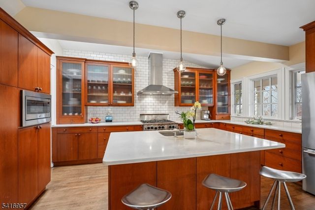 391 Up Mountain Avenue, Montclair Twp., NJ 07043