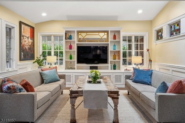 391 Up Mountain Avenue, Montclair Twp., NJ 07043