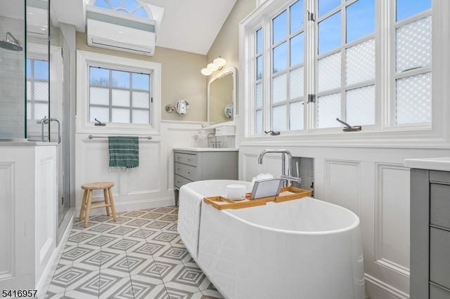 391 Up Mountain Avenue, Montclair Twp., NJ 07043