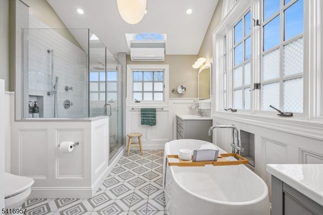 391 Up Mountain Avenue, Montclair Twp., NJ 07043