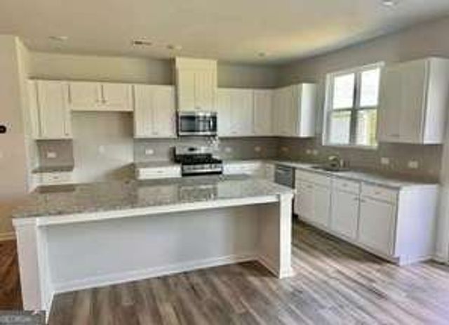 741 Point Place Drive, Loganville, GA 30052