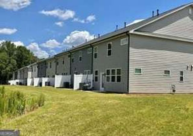 741 Point Place Drive, Loganville, GA 30052