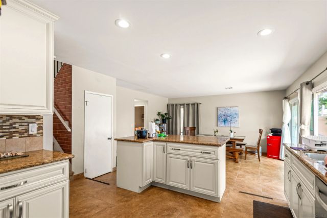 625 E J, Chula Vista, CA 91910