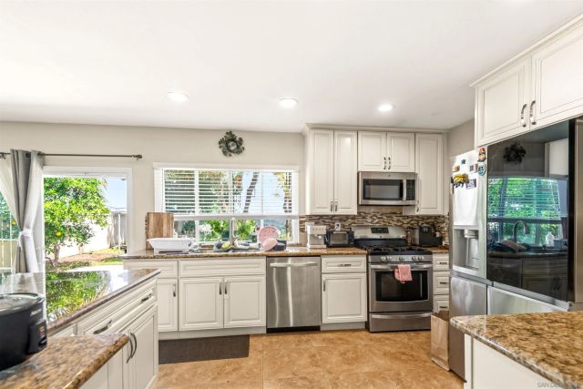 625 E J, Chula Vista, CA 91910