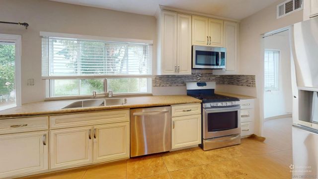 625 E J, Chula Vista, CA 91910