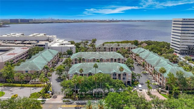 5308 BAY CLUB CIRCLE 5308, Tampa, FL 33607