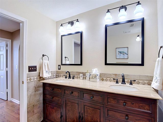 5308 BAY CLUB CIRCLE 5308, Tampa, FL 33607