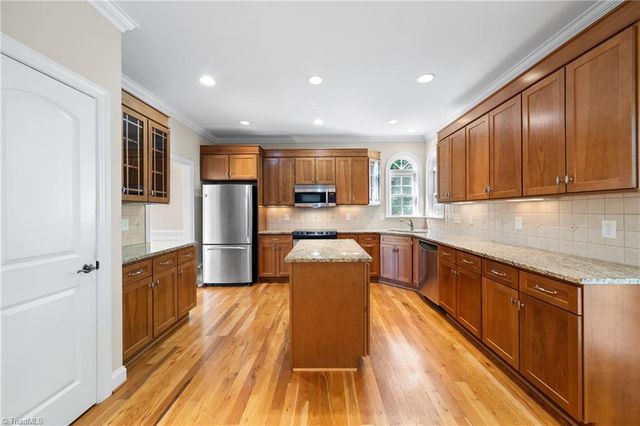 7057 Harperglen Road, Clemmons, NC 27012