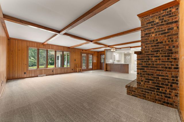 210 W 150 N, Valparaiso, IN 46385