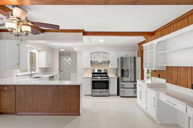 210 W 150 N, Valparaiso, IN 46385